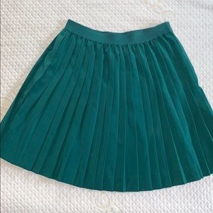 Pleated skirt